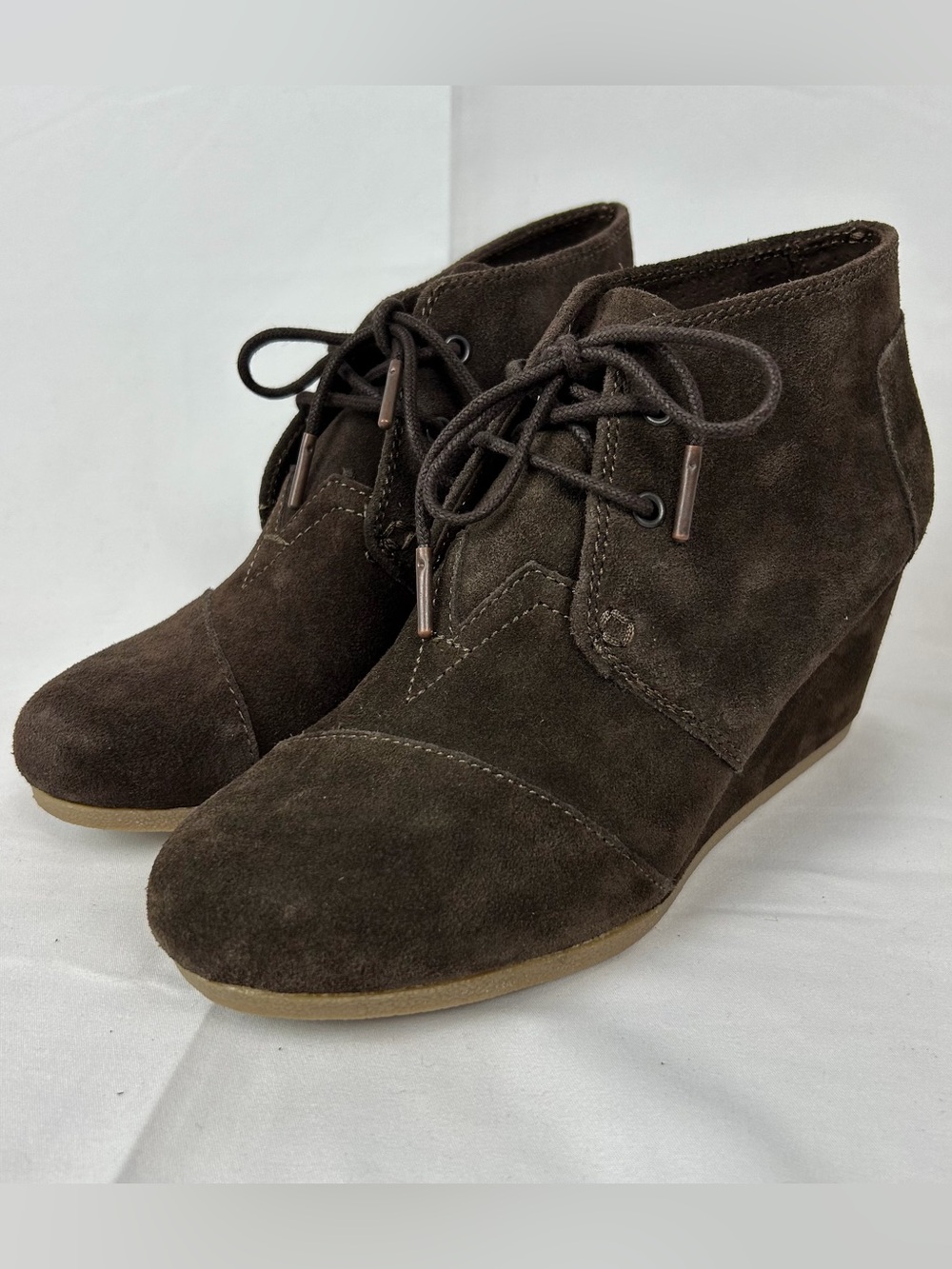*NEW* TOMS Desert Wedge Chocolate Brown Suede Lace Up Ankle Boots Wedge Heel 8